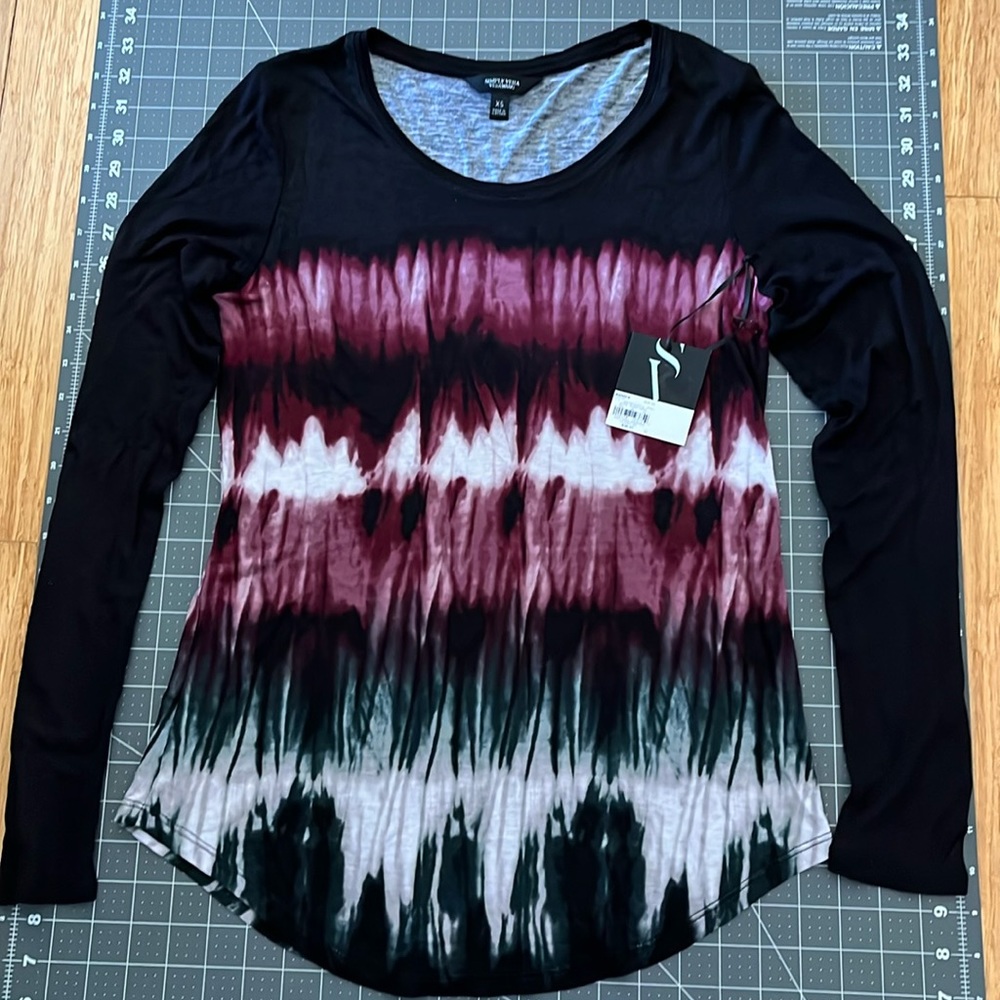 Women XS long sleeve shirt